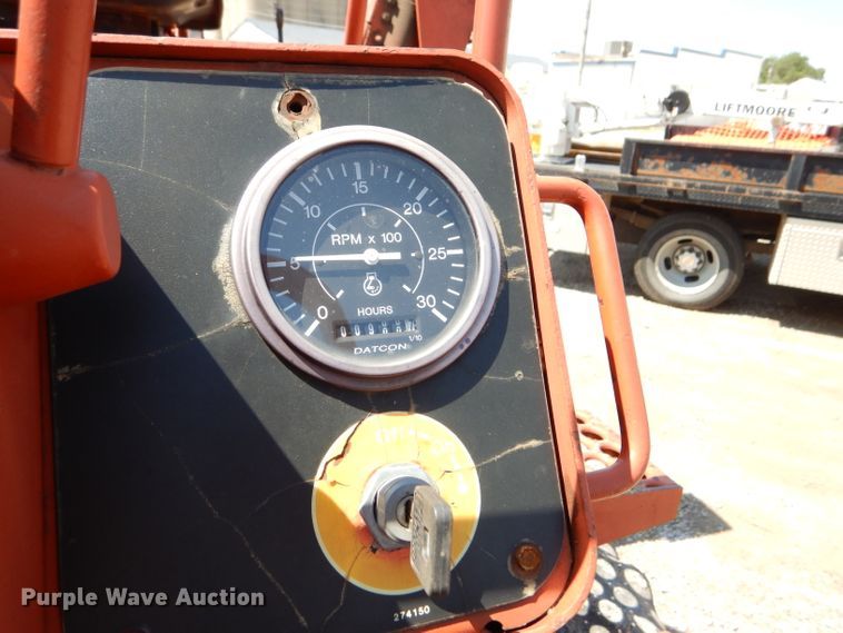 image for item FY9500 1992 Ditch Witch 5110DD trencher