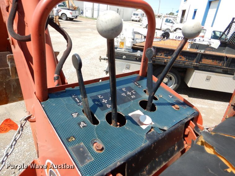 image for item FY9500 1992 Ditch Witch 5110DD trencher