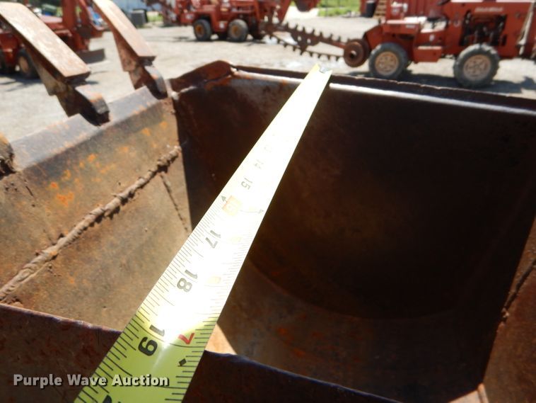 image for item FY9500 1992 Ditch Witch 5110DD trencher