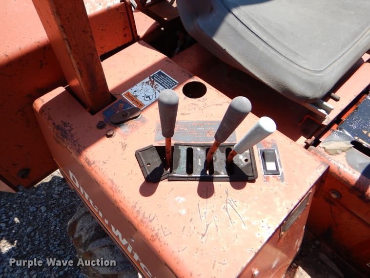 image for item FY9501 1993 Ditch Witch 3500DDLSB trencher