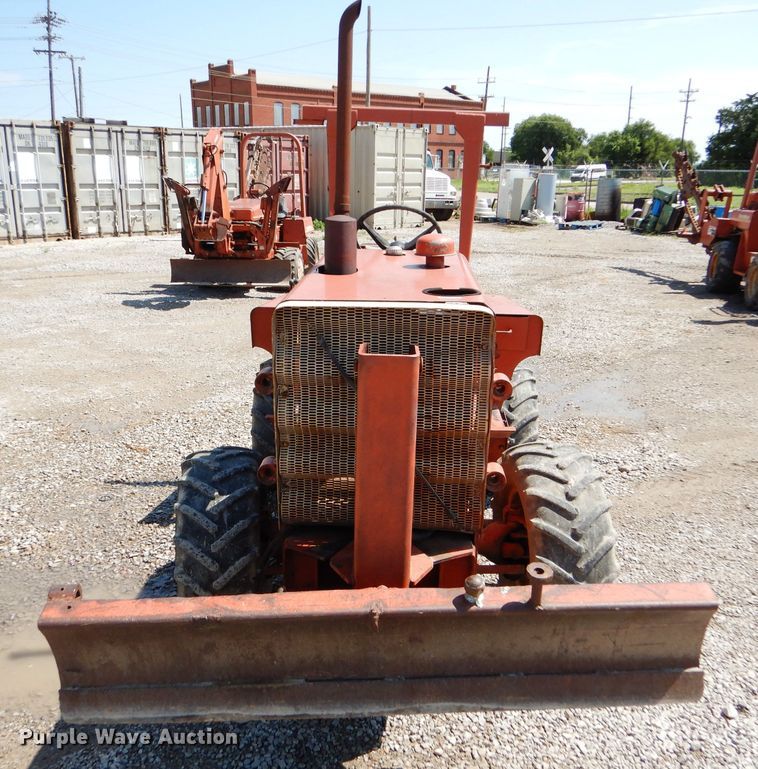 image for item FY9502 Ditch Witch R40A trencher