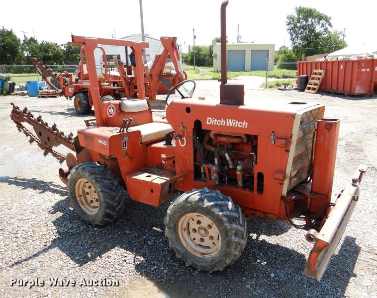 image for item FY9502 Ditch Witch R40A trencher