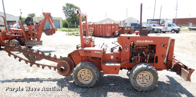 image for item FY9502 Ditch Witch R40A trencher