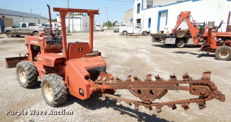image for item FY9502 Ditch Witch R40A trencher