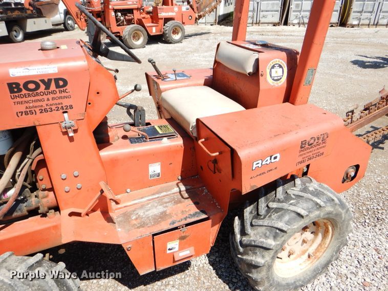 image for item FY9502 Ditch Witch R40A trencher