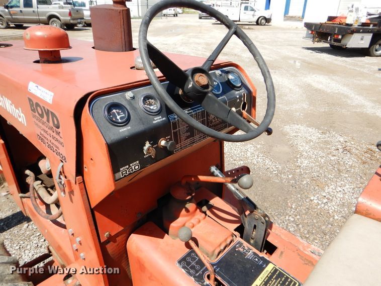image for item FY9502 Ditch Witch R40A trencher