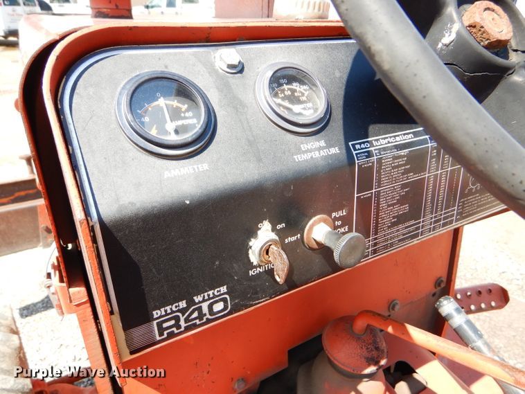 image for item FY9502 Ditch Witch R40A trencher