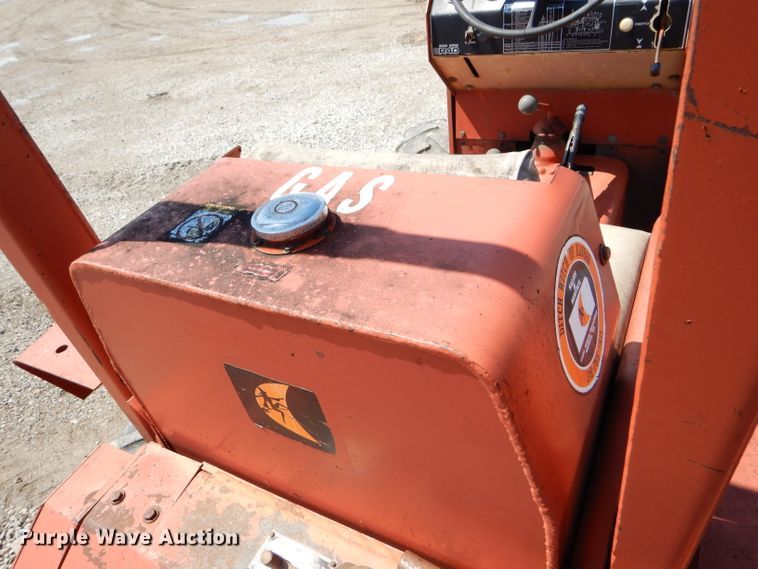 image for item FY9502 Ditch Witch R40A trencher