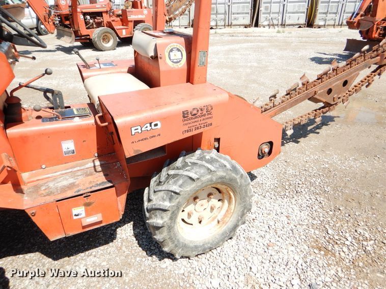 image for item FY9502 Ditch Witch R40A trencher