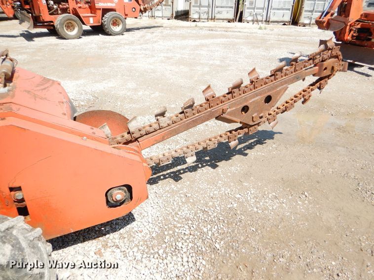 image for item FY9502 Ditch Witch R40A trencher