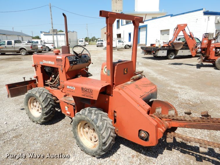 image for item FY9502 Ditch Witch R40A trencher