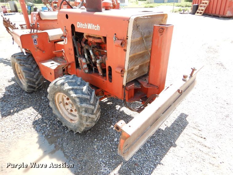 image for item FY9502 Ditch Witch R40A trencher