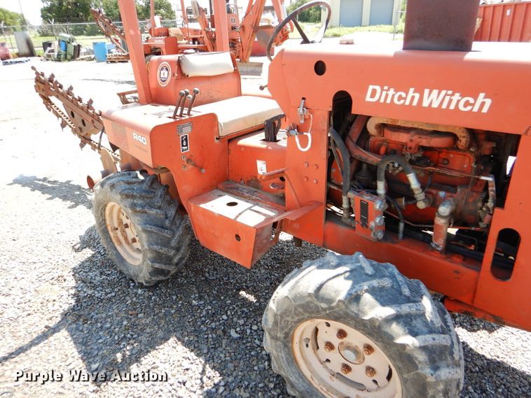 image for item FY9502 Ditch Witch R40A trencher