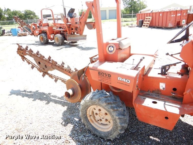 image for item FY9502 Ditch Witch R40A trencher