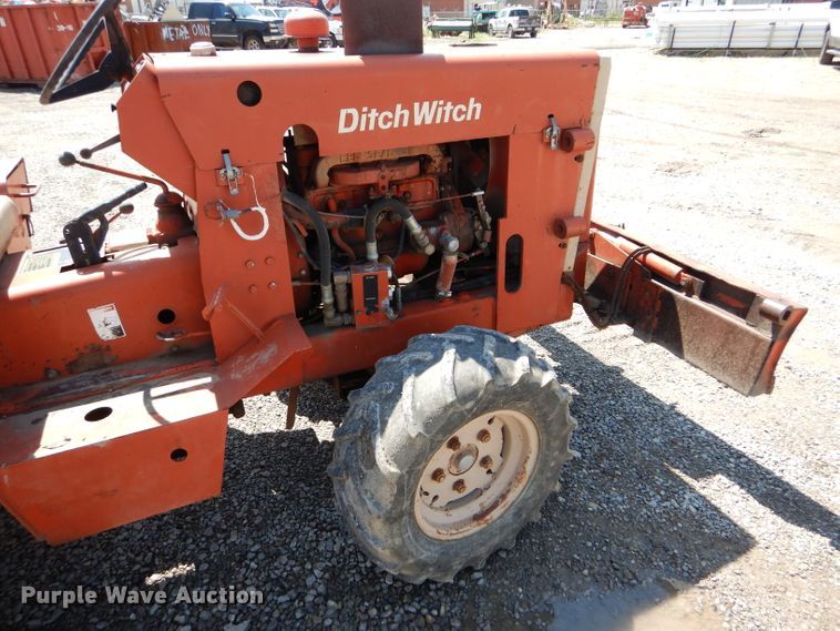 image for item FY9502 Ditch Witch R40A trencher