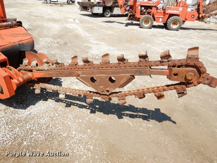 image for item FY9502 Ditch Witch R40A trencher