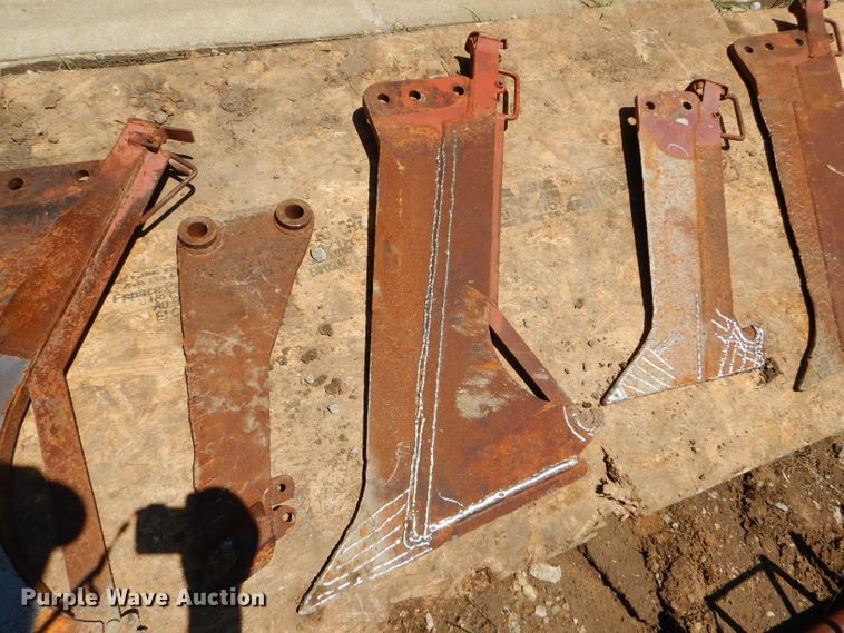 image for item FY9504 (12) vibratory plow shanks