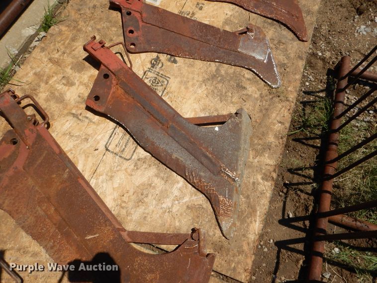 image for item FY9504 (12) vibratory plow shanks