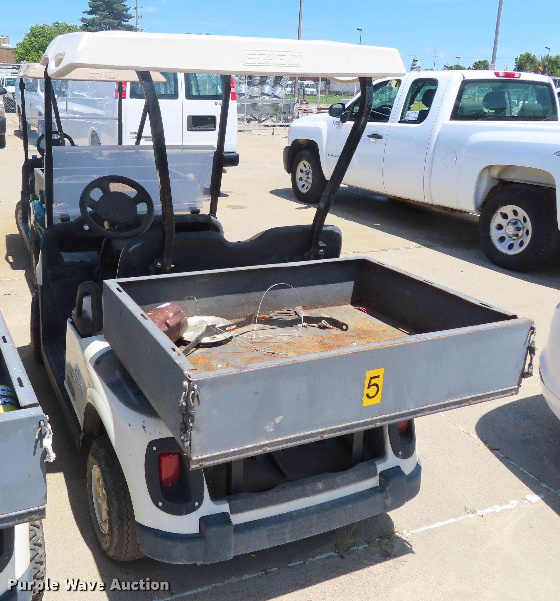 Ezgo 606600G01 golf cart in Topeka, KS Item DH0282 sold Purple Wave