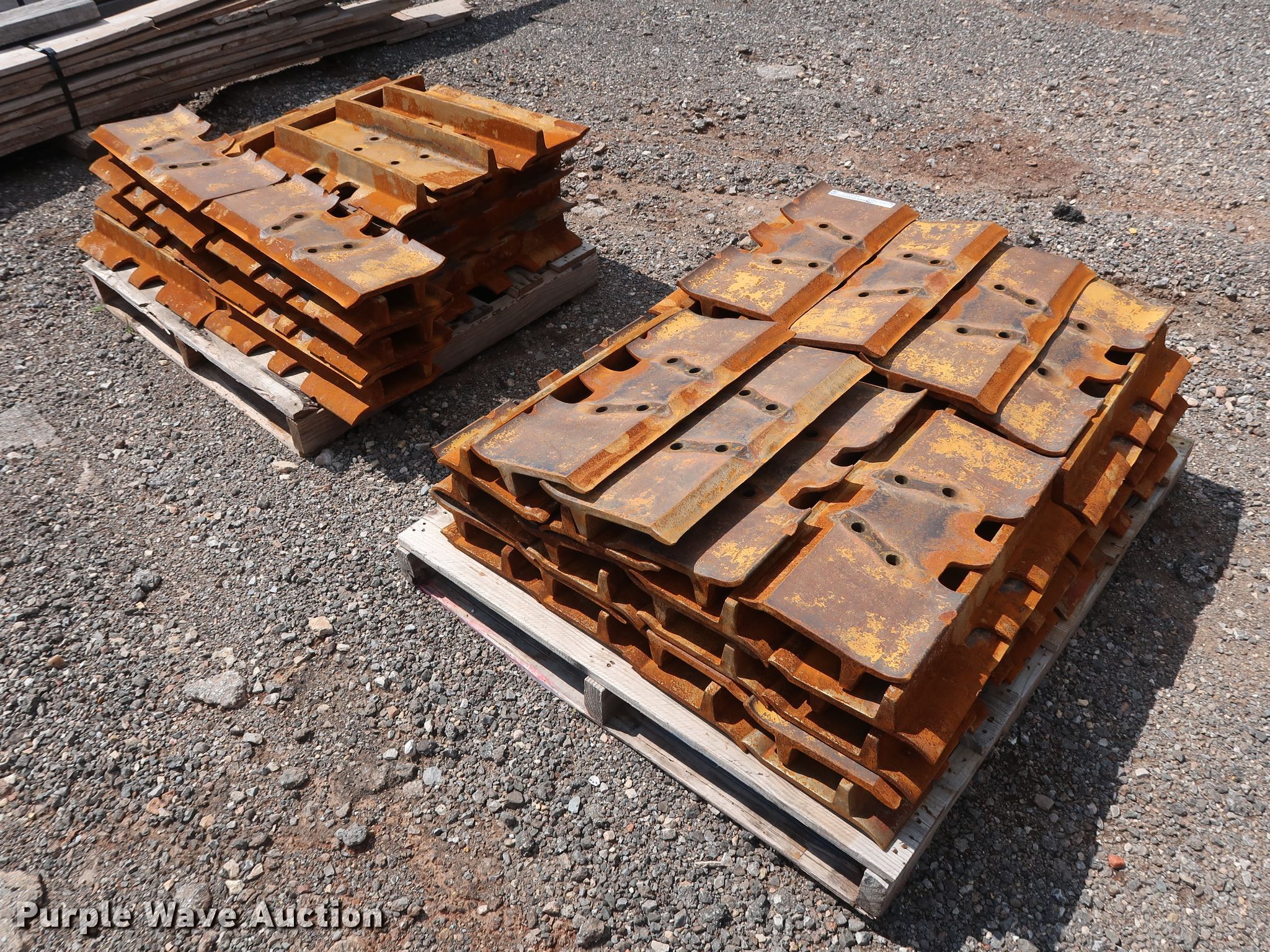 (80) Caterpillar D6K single grouser dozer track pads in Edmond, OK Item FE9717 sold Purple Wave