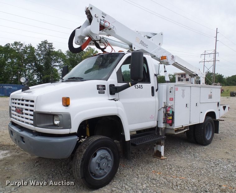 image for item DB2245 2007 GMC C5500 bucket truck