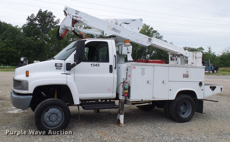 image for item DB2245 2007 GMC C5500 bucket truck
