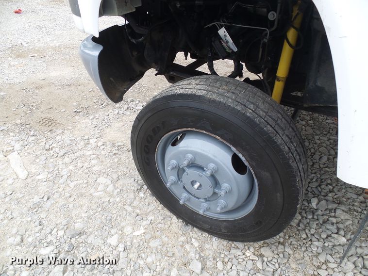 image for item DB2245 2007 GMC C5500 bucket truck