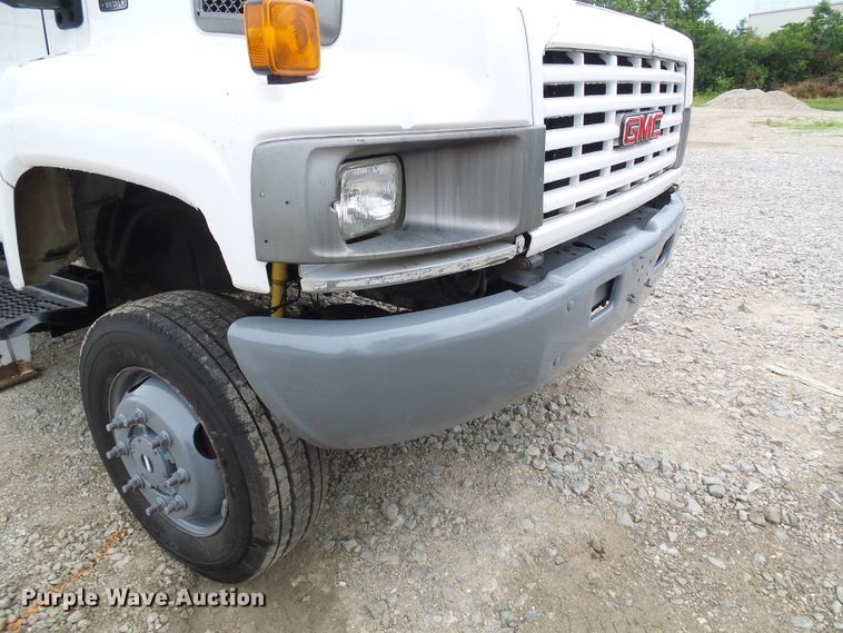 image for item DB2245 2007 GMC C5500 bucket truck