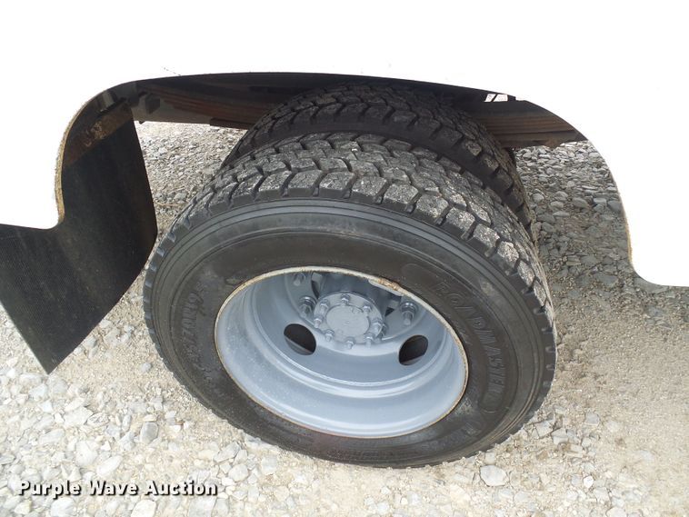 image for item DB2245 2007 GMC C5500 bucket truck