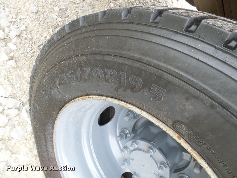 image for item DB2245 2007 GMC C5500 bucket truck