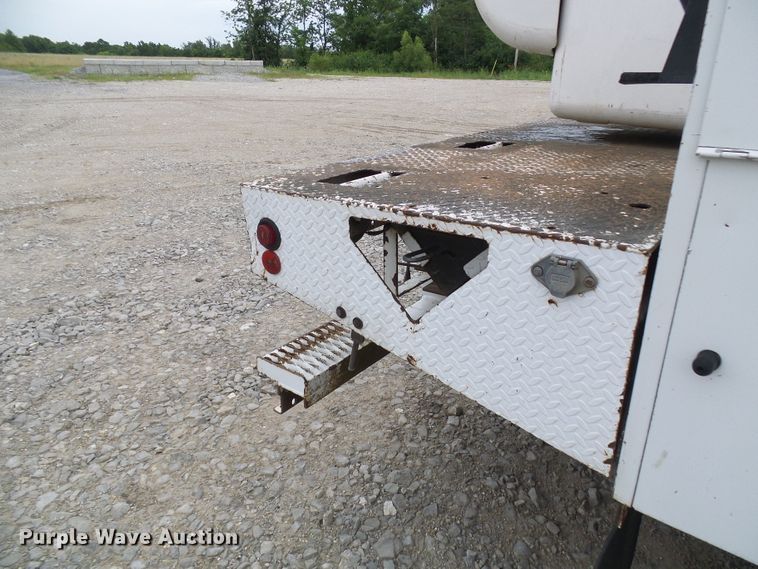 image for item DB2245 2007 GMC C5500 bucket truck