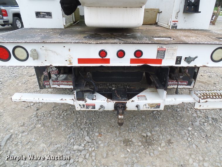 image for item DB2245 2007 GMC C5500 bucket truck