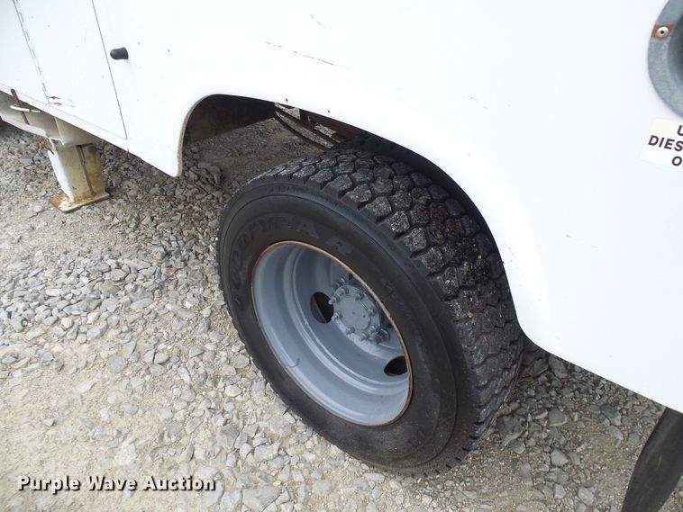 image for item DB2245 2007 GMC C5500 bucket truck