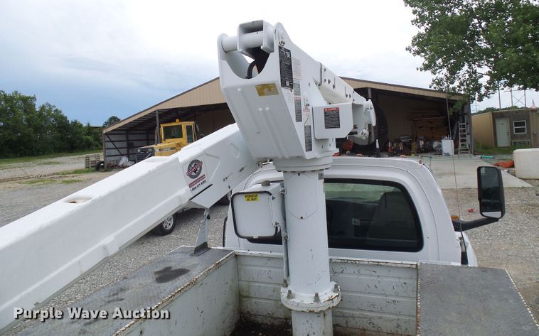 image for item DB2245 2007 GMC C5500 bucket truck
