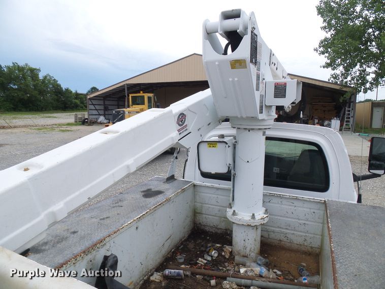 image for item DB2245 2007 GMC C5500 bucket truck
