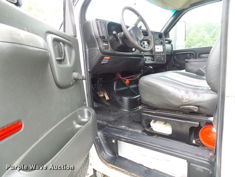 image for item DB2245 2007 GMC C5500 bucket truck