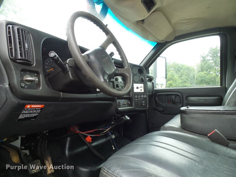 image for item DB2245 2007 GMC C5500 bucket truck