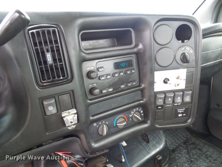 image for item DB2245 2007 GMC C5500 bucket truck