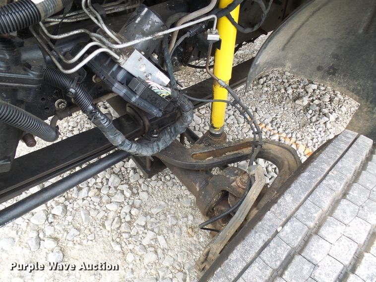 image for item DB2245 2007 GMC C5500 bucket truck