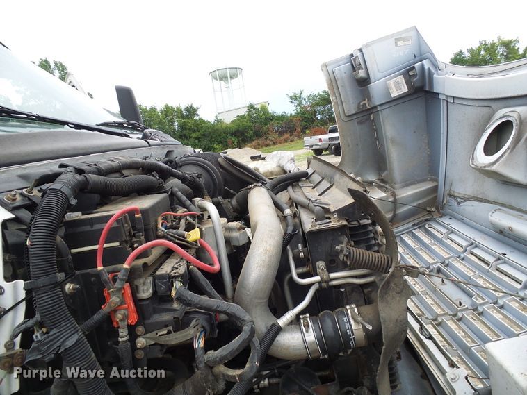 image for item DB2245 2007 GMC C5500 bucket truck