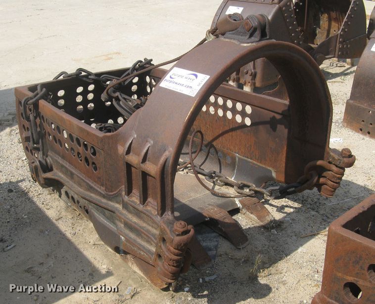 Hendrix dragline bucket in Wichita, KS Item DC1377 sold Purple Wave