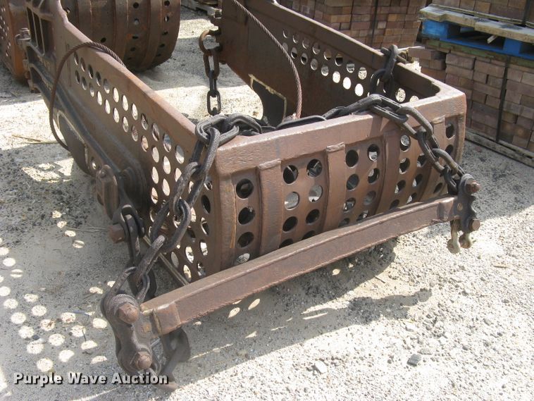 Hendrix dragline bucket in Wichita, KS Item DC1377 sold Purple Wave