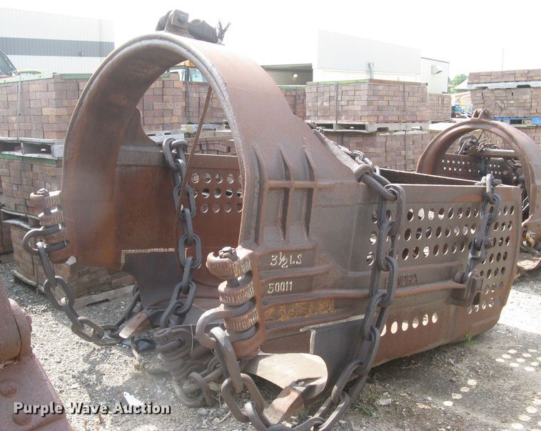 Hendrix dragline bucket in Wichita, KS Item DC1379 sold Purple Wave