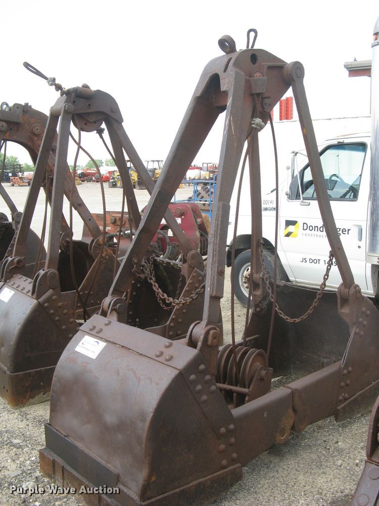 Clamshell bucket in Wichita, KS Item DC1382 sold Purple Wave