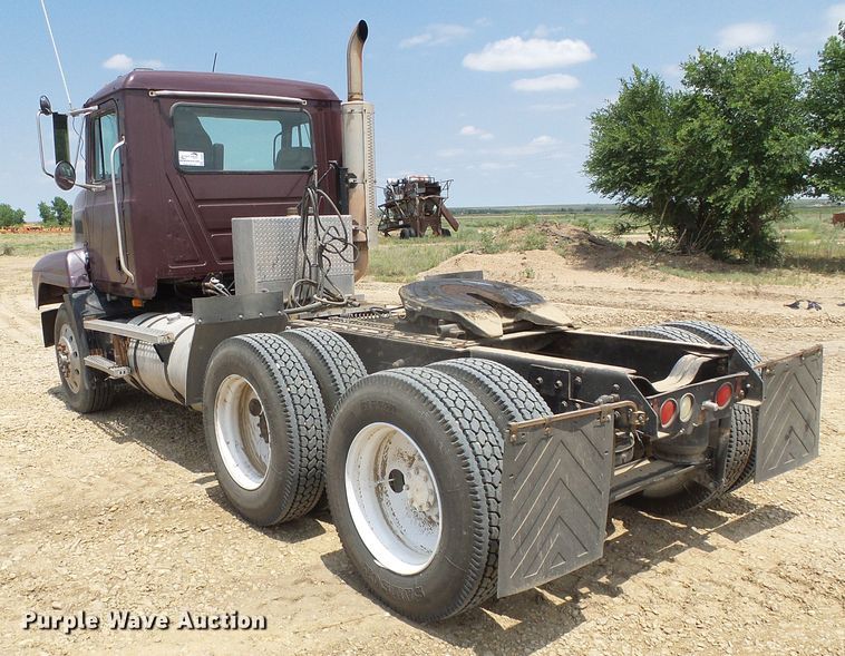 image for item DC5072 1999 Mack CH613 semi truck
