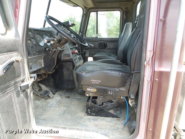 image for item DC5072 1999 Mack CH613 semi truck