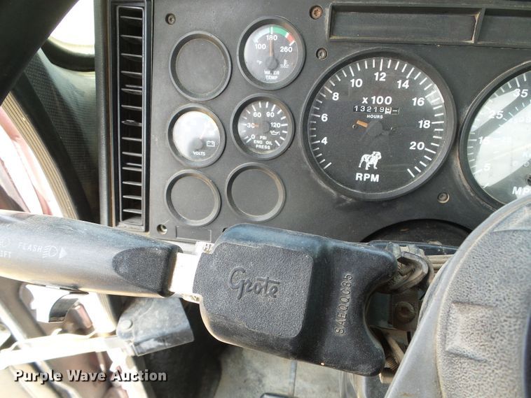 image for item DC5072 1999 Mack CH613 semi truck