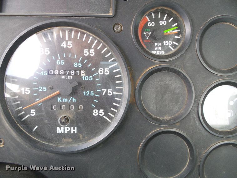 image for item DC5072 1999 Mack CH613 semi truck