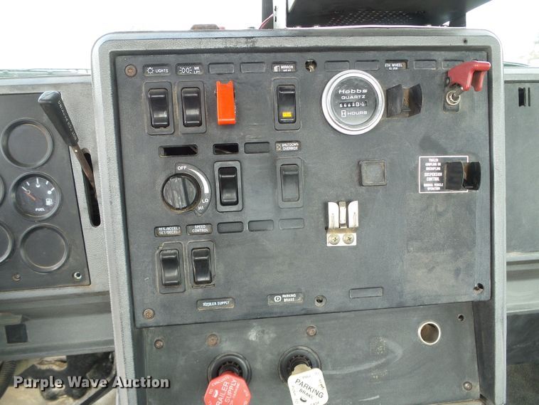 image for item DC5072 1999 Mack CH613 semi truck