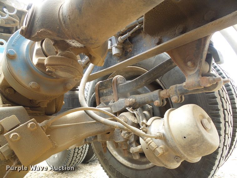 image for item DC5072 1999 Mack CH613 semi truck